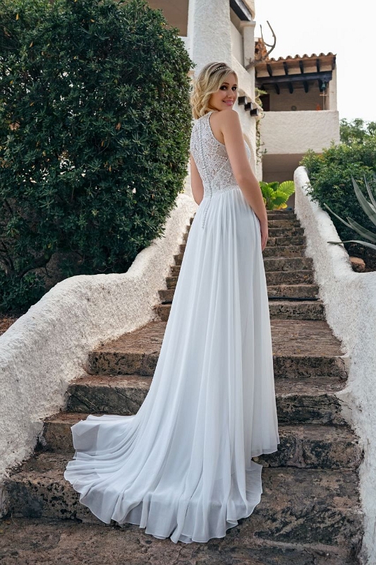 Modernes Brautkleid im zeitlosen Stil, Boho Stil.