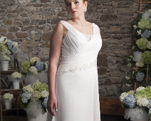 Designer Brautkleid SALE aus Chiffon und Spitze xxl Hochzeitskleid Outlet Dieses Brautkleid können Sie bei uns zu einem günstigen Preis erwerben. Weitere schöne Hochzeitskleider können Sie bei uns im Outlet anprobieren und kaufen.