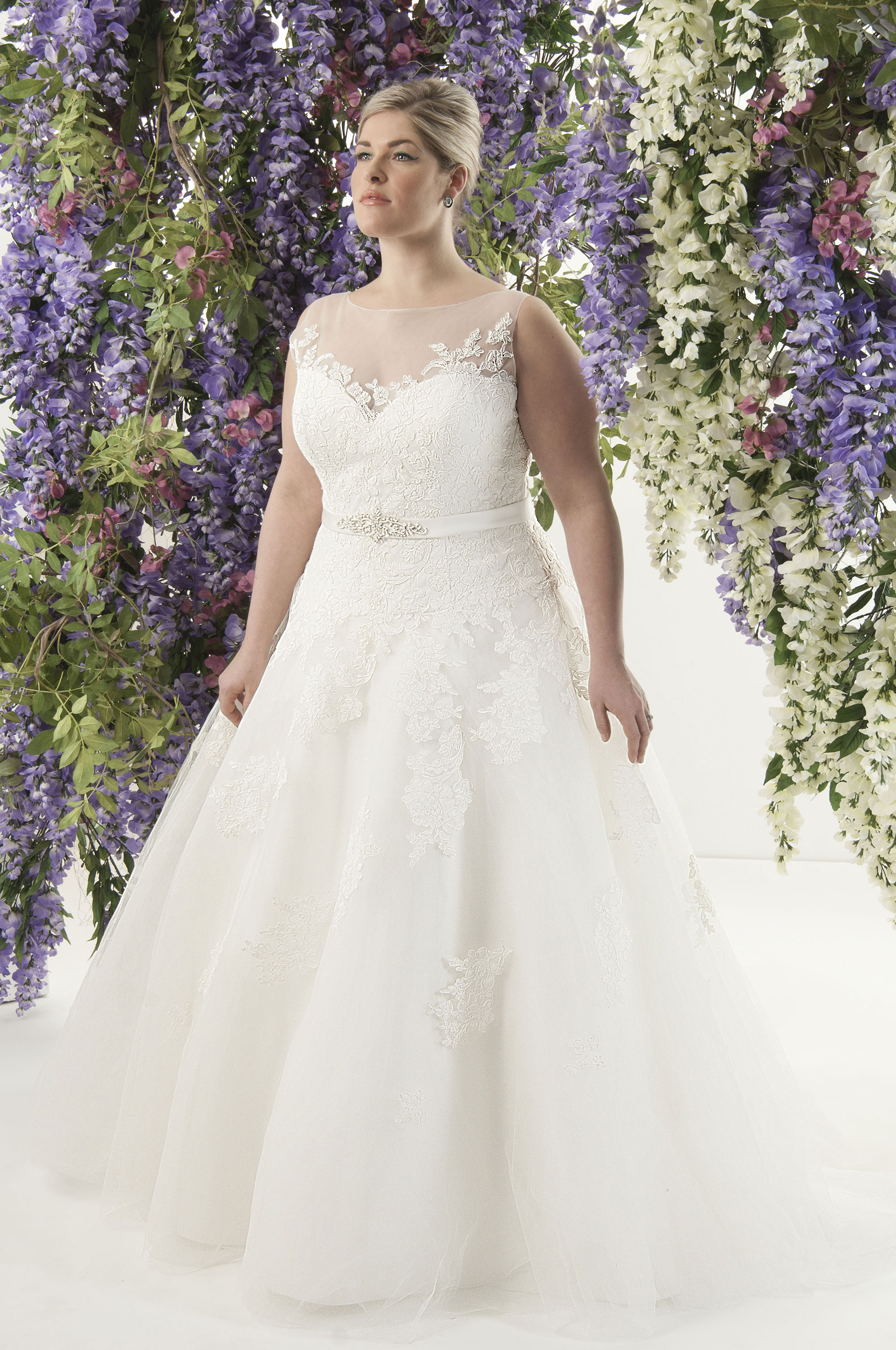 Glamour Brautkleid 11